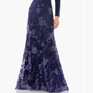 Elegant midnight blue evening gown in size 10